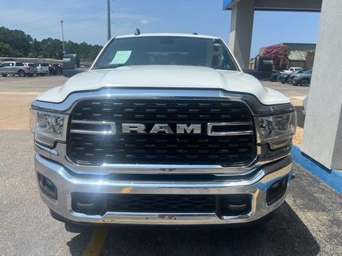 Used 2024 RAM 2500 Big Horn AWD/4WD image 4