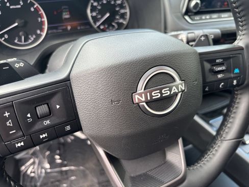 Used 2025 Nissan Rogue SV FWD image 29