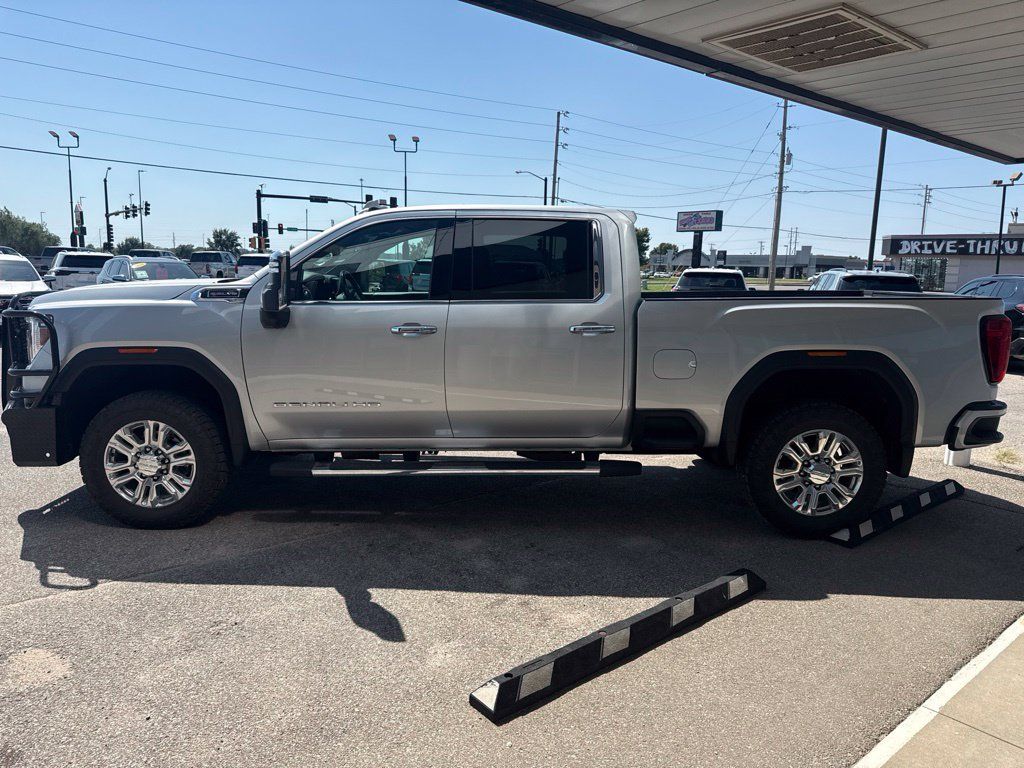 Used 2022 GMC Sierra 2500 Denali w/ Technology Package AWD/4WD image 3