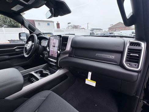 New 2026 RAM 1500 4x4 Crew Cab image 19