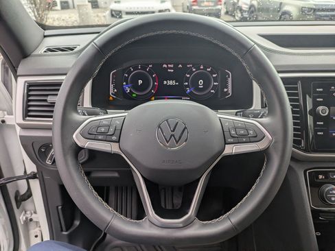 Used 2022 Volkswagen Atlas Cross Sport SE image 16