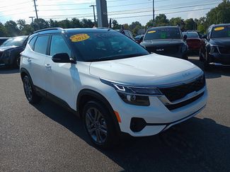 Used 2023 Kia Seltos S image 1