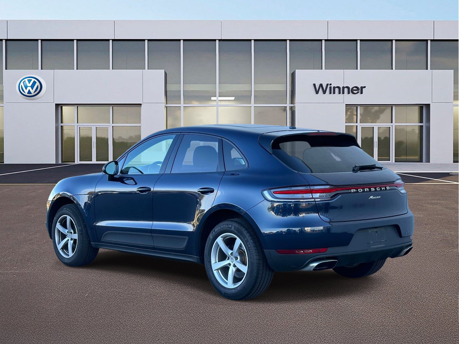 Used 2021 Porsche Macan AWD/4WD image 3