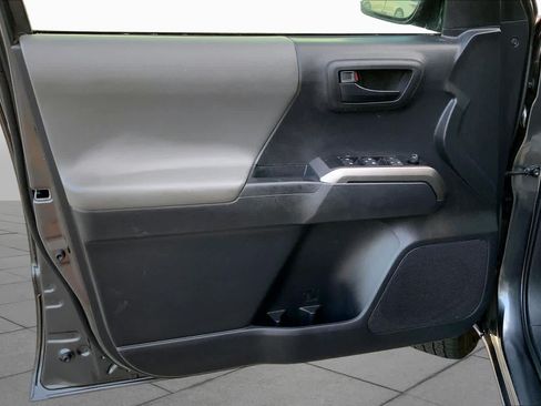 Used 2023 Toyota Tacoma SR5 RWD image 21