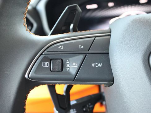 Used 2025 Lamborghini Urus SE AWD/4WD image 25