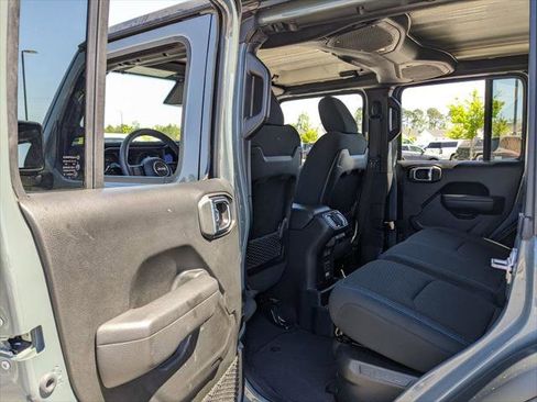 Certified 2025 Jeep Wrangler Unlimited Rubicon 4xe w/ Safety Group image 39