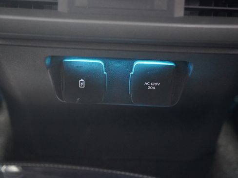 Used 2021 Ford F150 Lariat w/ Equipment Group 501A Mid image 27