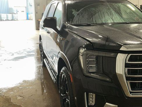 Used 2022 GMC Yukon SLT w/ SLT Luxury Package AWD/4WD image 3