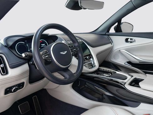 Used 2023 Aston Martin DBX AWD/4WD image 24