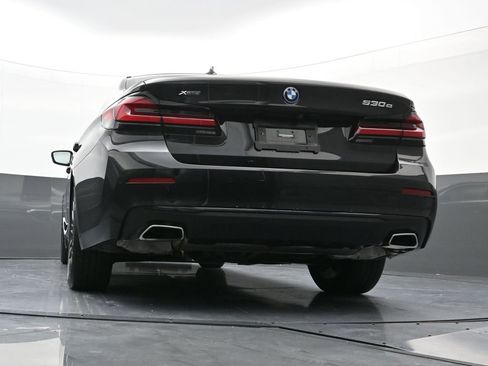 Used 2023 BMW 530e xDrive w/ Executive Package image 27