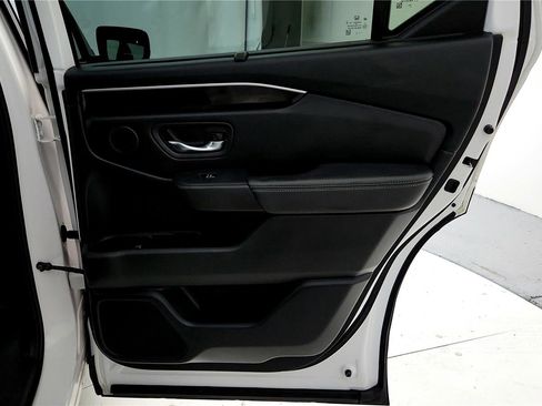 Used 2023 Honda Pilot Touring image 19