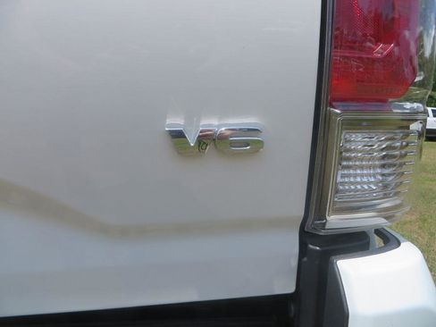 Used 2017 Toyota Tacoma Limited w/ Tow Package AWD/4WD image 10