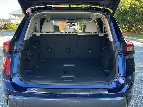 Certified 2025 Nissan Rogue SL image 6