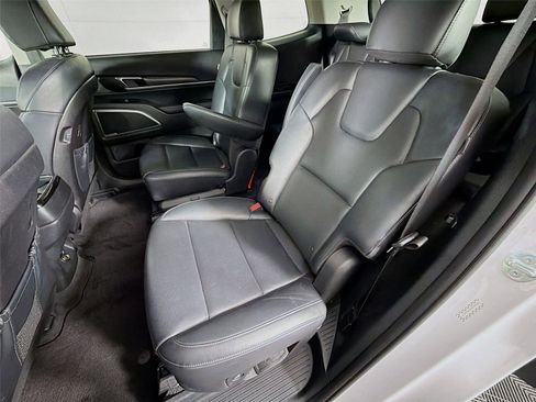 Used 2025 Kia Telluride S image 23
