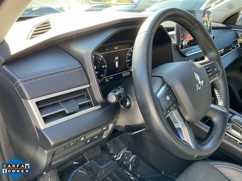 Used 2023 Mitsubishi Outlander SE image 19