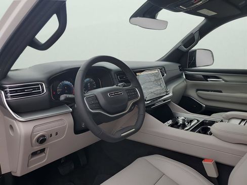 New 2026 Jeep Grand Wagoneer L 2WD image 31