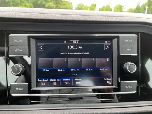 Used 2024 Volkswagen Jetta SE FWD image 21