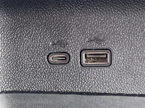 Certified 2025 Chevrolet Traverse LT image 15