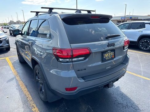 Used 2021 Jeep Grand Cherokee Freedom Edition AWD/4WD image 4