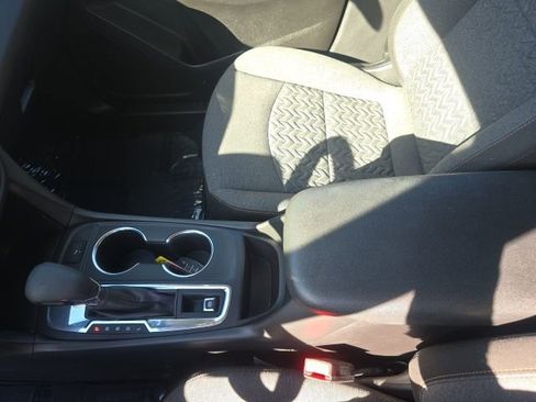 Certified 2024 Chevrolet Equinox LT FWD image 17