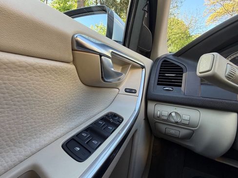 Used 2012 Volvo XC60 T6 AWD/4WD image 25