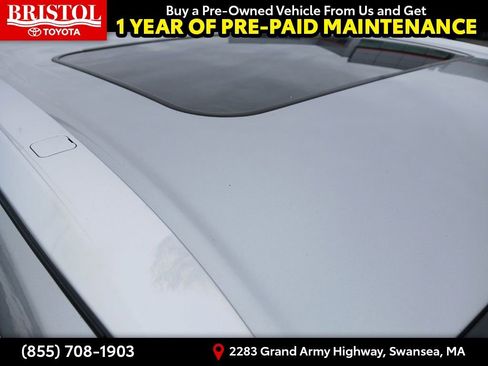 Used 2017 Toyota Highlander XLE w/ Carpet Mat Package image 11