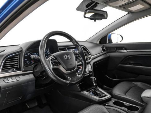 Used 2017 Hyundai Elantra Limited image 13