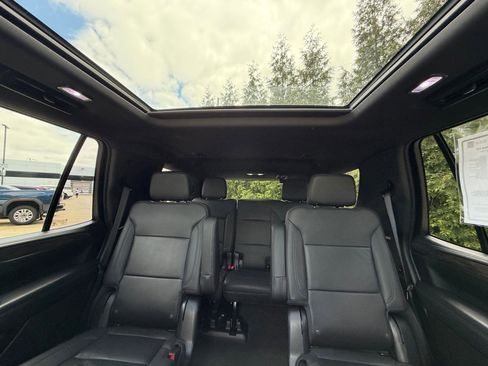 Used 2022 Chevrolet Tahoe LT w/ LT Signature Plus Package AWD/4WD image 3