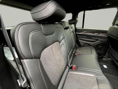 New 2026 Jeep Grand Cherokee Altitude AWD/4WD image 20