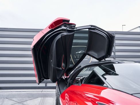 Used 2021 McLaren 720S Performance image 35