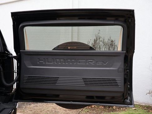 Certified 2025 GMC Hummer EV 2X AWD/4WD image 21