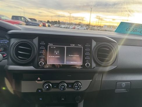 Used 2022 Toyota Tacoma SR image 11