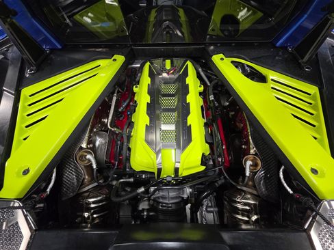 Used 2021 Chevrolet Corvette Stingray Premium Cpe w/ Z51 Performance Package image 47