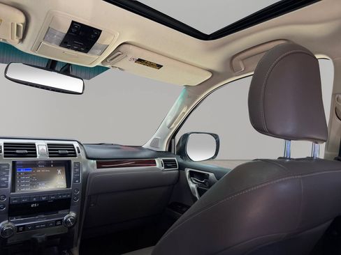 Used 2018 Lexus GX 460 Premium w/ Premium Package AWD/4WD image 26