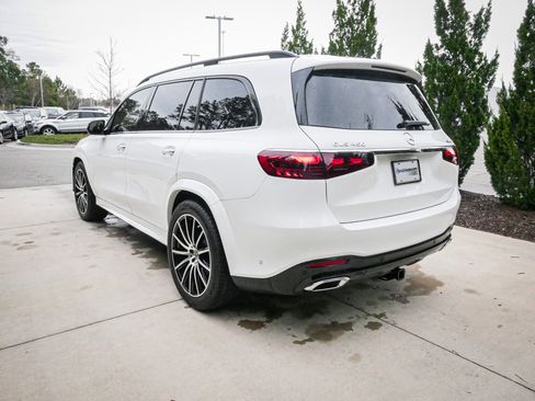 Used 2025 Mercedes-Benz GLS 450 4MATIC image 9