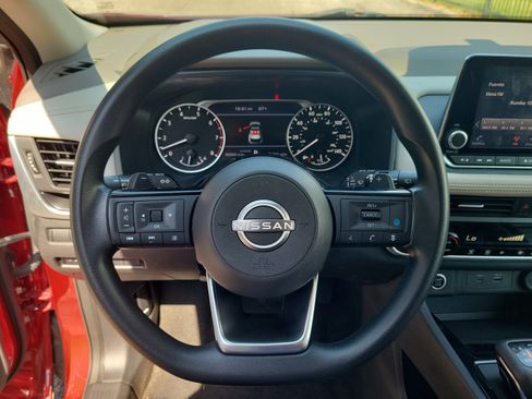 Certified 2023 Nissan Rogue SV FWD image 16