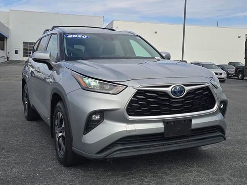 Used 2020 Toyota Highlander XLE image 11