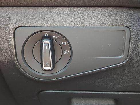 Certified 2023 Volkswagen Tiguan SE w/ Panoramic Sunroof Package FWD image 27