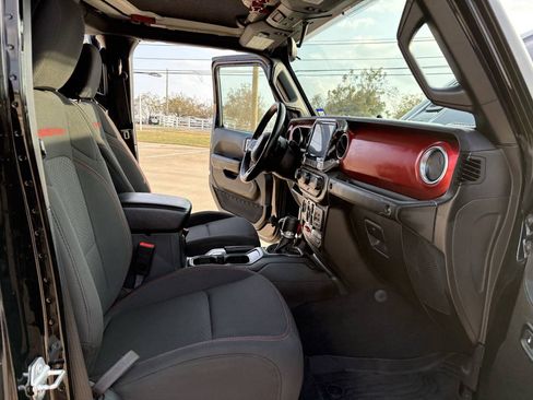 Used 2020 Jeep Gladiator Rubicon w/ Trailer Tow Package AWD/4WD image 23