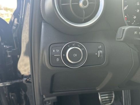 New 2025 Alfa Romeo Giulia AWD w/ Driving Assist Package image 17