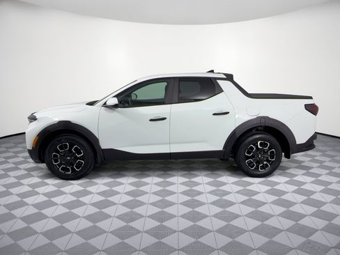 Used 2024 Hyundai Santa Cruz SE AWD/4WD image 2