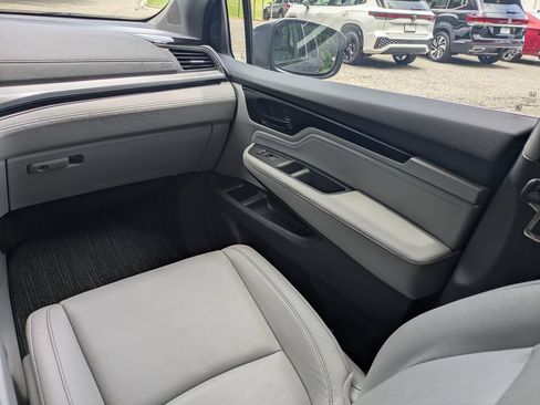 Used 2024 Honda Odyssey Touring image 17