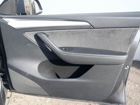 Used 2023 Tesla Model Y 2WD image 35