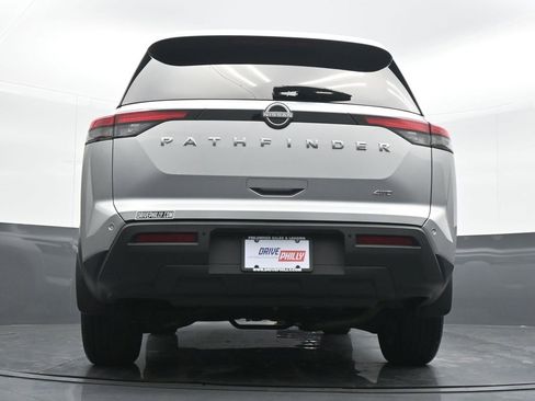 Used 2024 Nissan Pathfinder S image 20