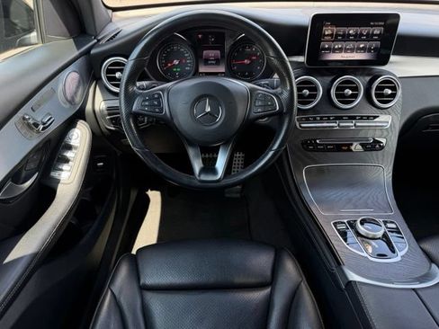 Used 2019 Mercedes-Benz GLC 300 4MATIC image 12