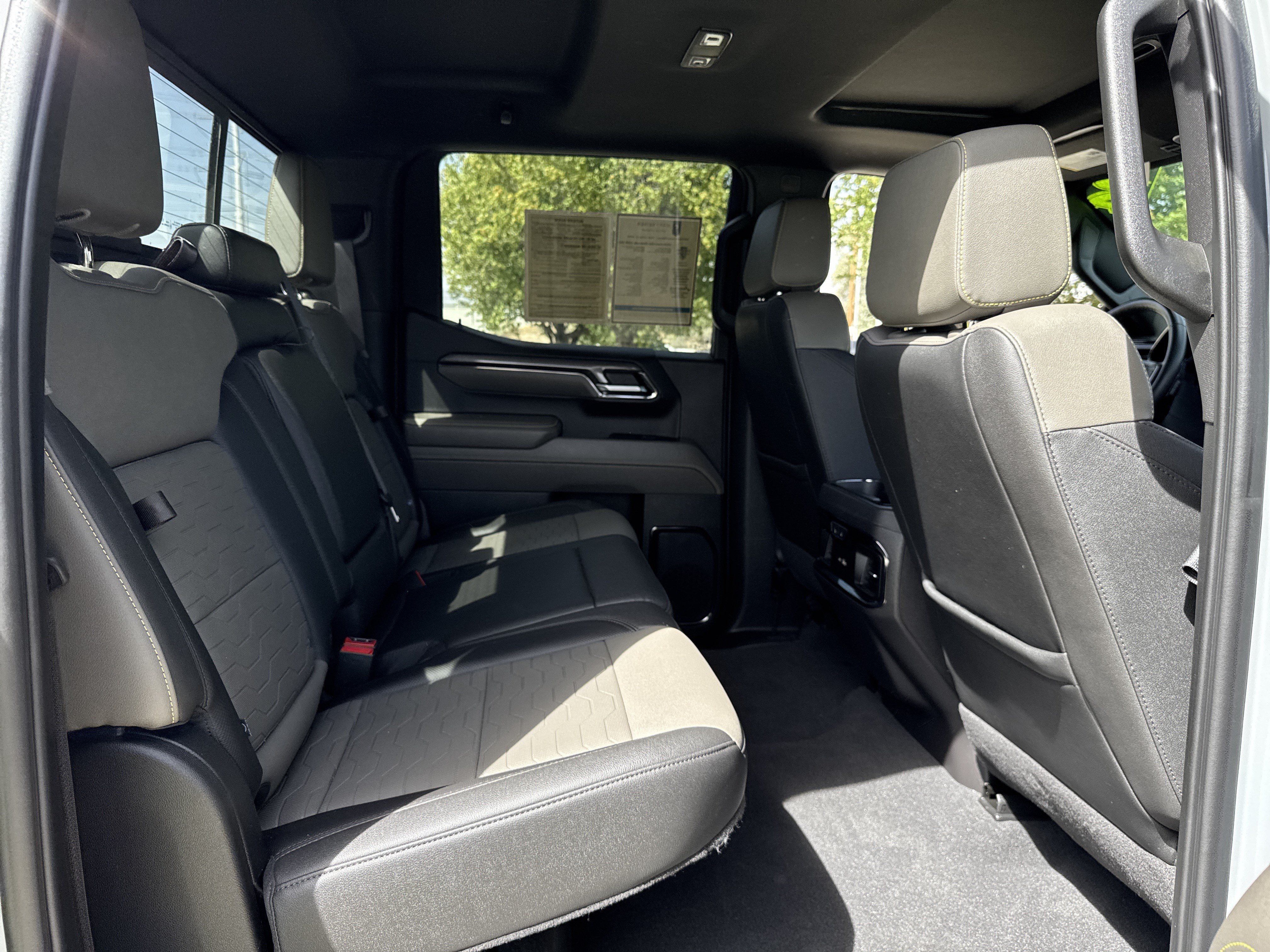 Used 2024 Chevrolet Silverado 1500 ZR2 w/ Technology Package AWD/4WD image 24