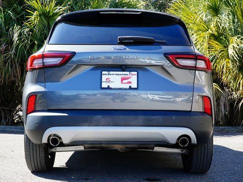 Used 2023 Ford Escape SE FWD image 6