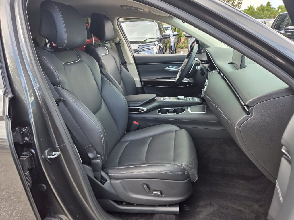 Used 2025 Genesis GV70 2.5T AWD/4WD image 19