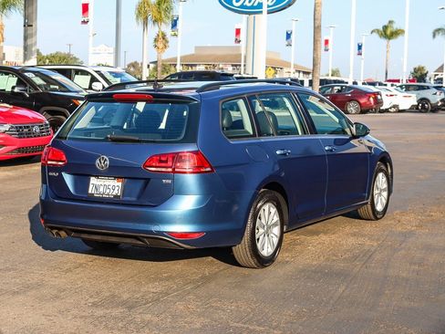 Used 2015 Volkswagen Golf S image 11