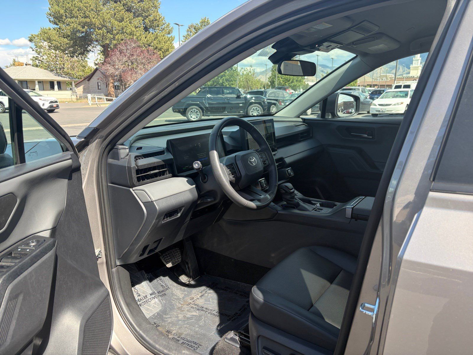 Used 2026 Toyota RAV4 XLE Premium AWD/4WD image 10